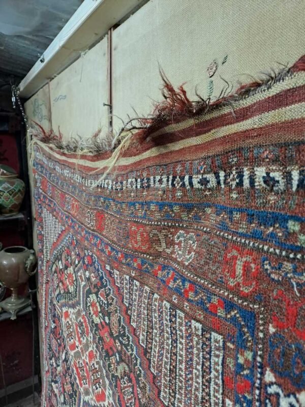 Fine Antique Persian Khamseh rug. stunning Tribal piece. 165x128cm - Image 3