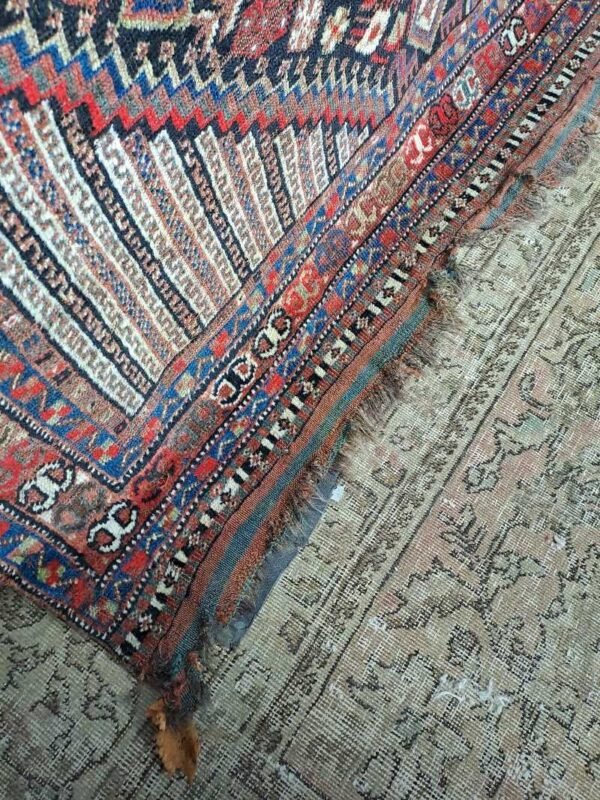Fine Antique Persian Khamseh rug. stunning Tribal piece. 165x128cm - Image 7