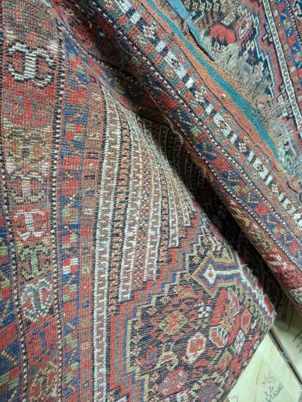 Fine Antique Persian Khamseh rug. stunning Tribal piece. 165x128cm - Image 4