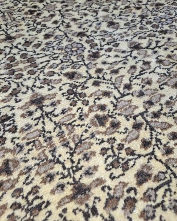 large Antique Turkish Kayseri carpet. all-natural dyes. 287x195cm