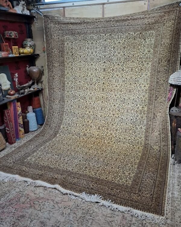 large Antique Turkish Kayseri carpet. all-natural dyes. 287x195cm