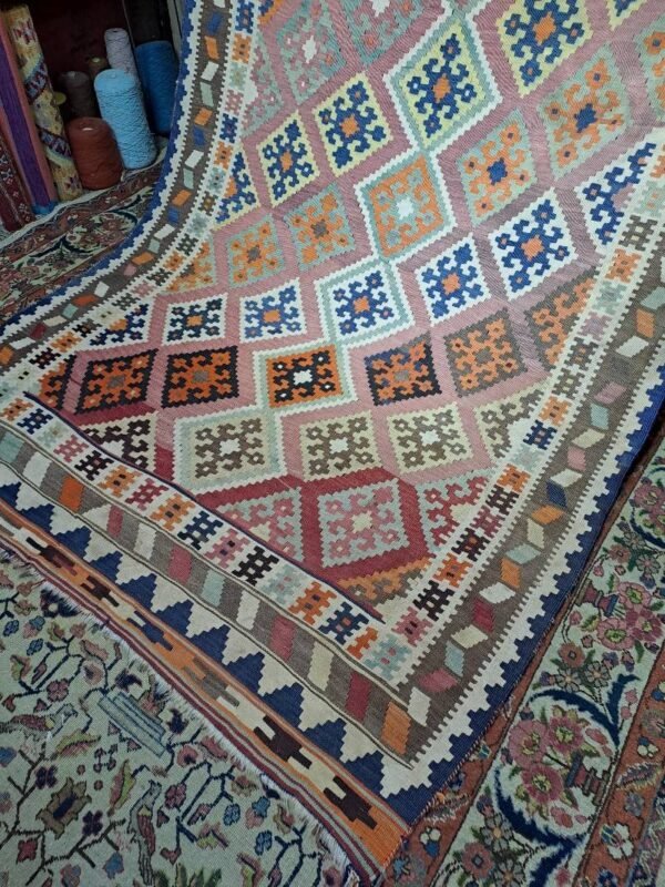 Antique Persian Qashqai kilim. Nice Tribal piece. 155x275cm - Image 4