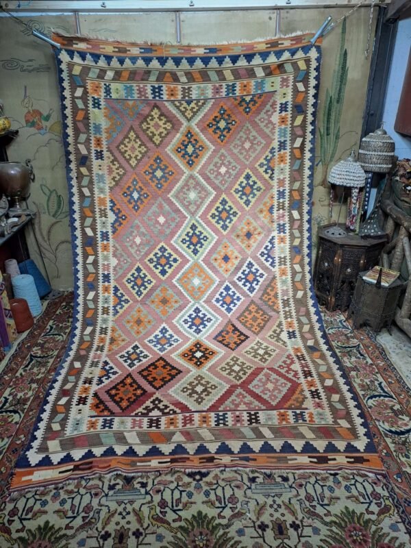 Antique Persian Qashqai kilim. Nice Tribal piece. 155x275cm